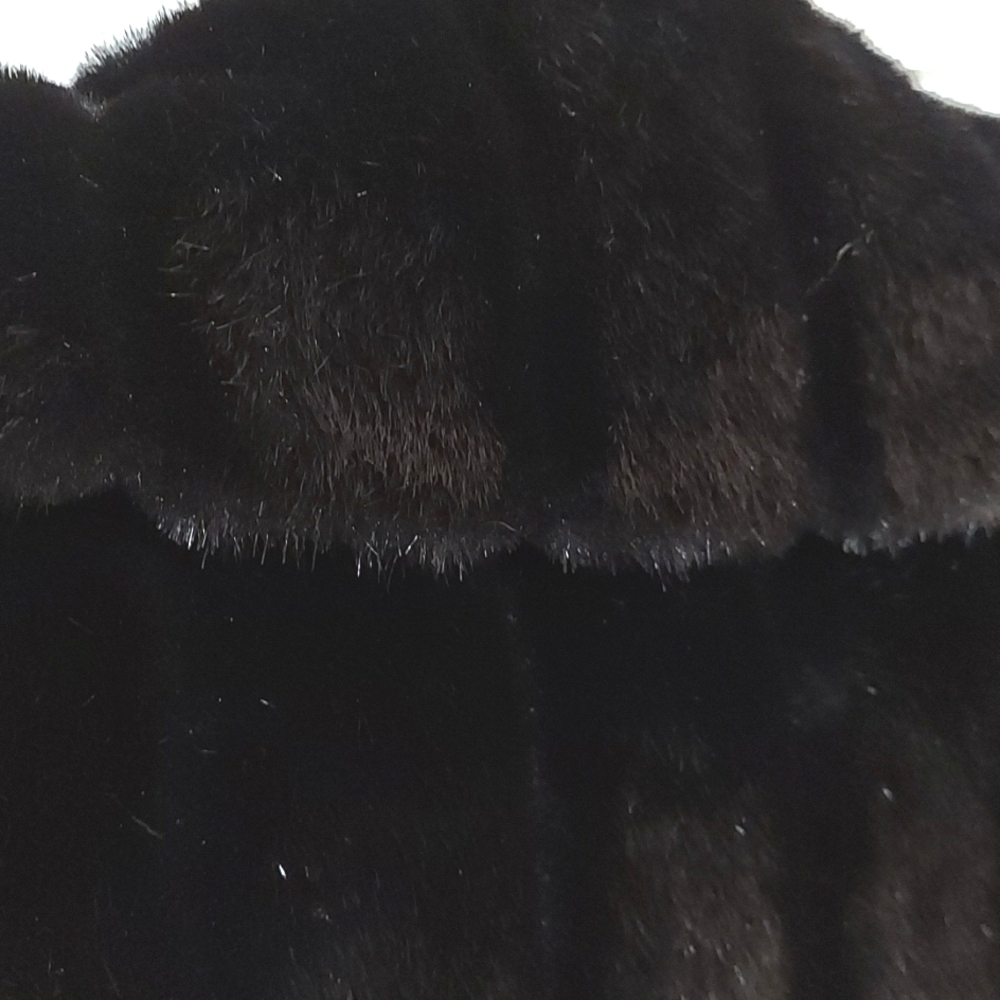 Faux Mink Coat, Size XL, Black Faux Fur‎ Mink Design, Soft Fur, Lined, Pristine! - Picture 12 of 12